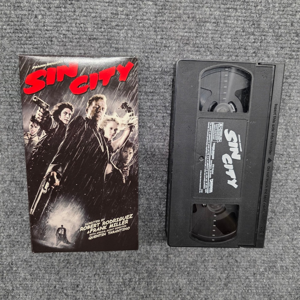 Sin City VHS Movie Frank Miller Robert Rodriguez Bruce Willis Jessica Alba 2005
